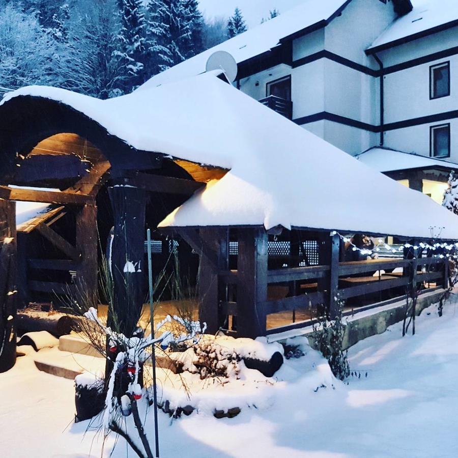 Casa Octavian Hotel Sucevita Buitenkant foto